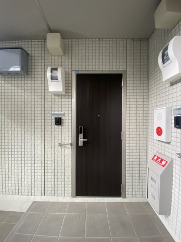 久留米市東合川６丁目のアパートのエントランス