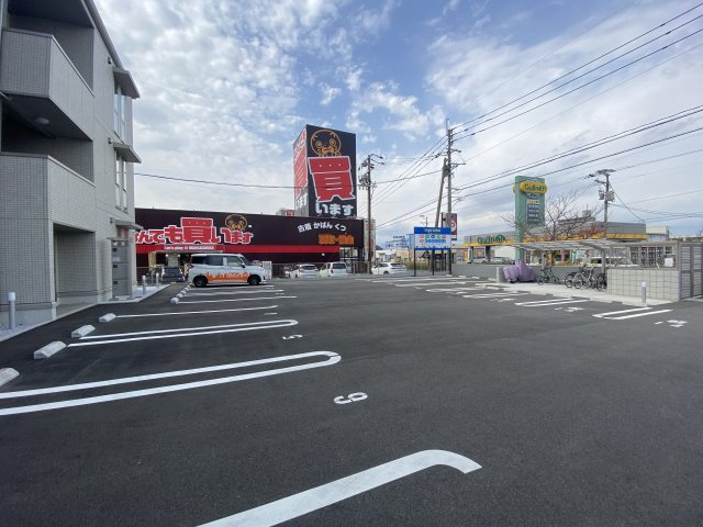 久留米市東合川６丁目のアパートの駐車場