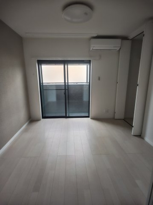 【洋室】 | セレニティ池田B棟 | 個人の部屋や寝室として使える洋室です