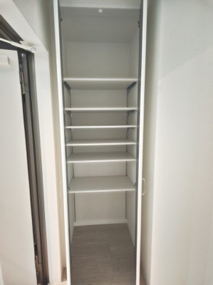 【収納】 | セレニティ池田B棟 | 収納のためのスペースです