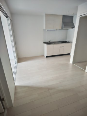 【居間・リビング】 | セレニティ池田B棟 | 使いやすいリビングです