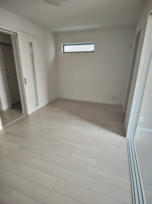 【居間・リビング】 | セレニティ池田B棟 | リビングです