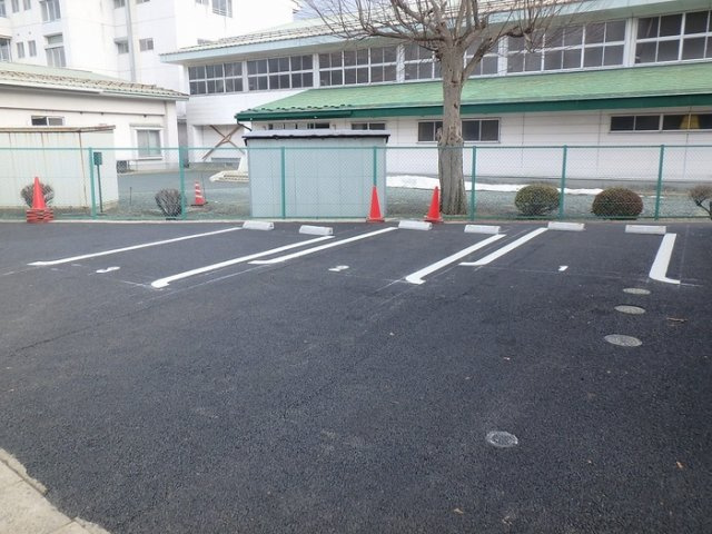 ラ・ルーチェ上田レジデンスの駐車場