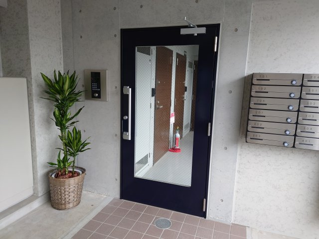 大宮櫛引プラザのエントランス
