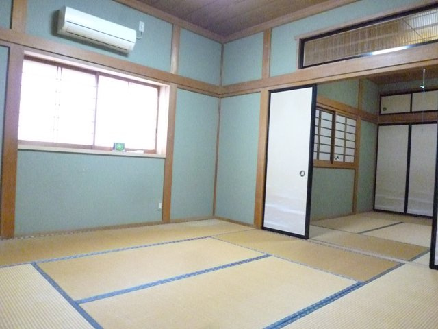 ガレージ・付属建物付き平屋中古住宅の和室