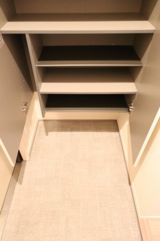 D-RESIDENCE府中桜通りの玄関