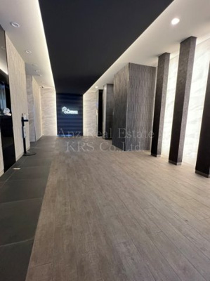 【ロビー】 | プレサンスOSAKA DOMECITY クロスティ | 大人の上質薫るシックな装いのロビー♪