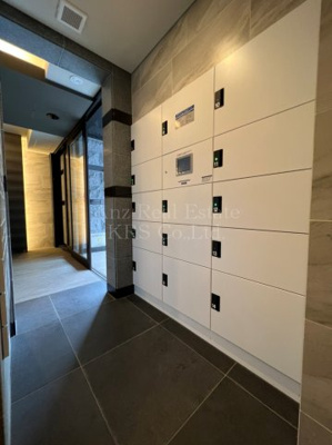 【その他共用部分】 | プレサンスOSAKA DOMECITY クロスティ | 大切な荷物の受け取りに便利な宅配ボックス設置！