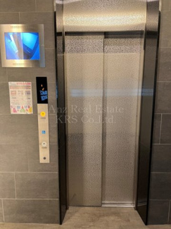 【その他共用部分】 | エレベーターは防犯カメラが付いているので、安心です♪