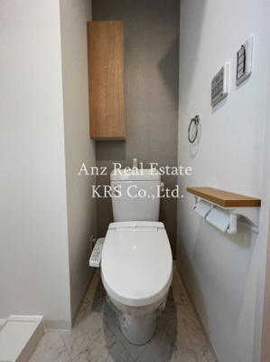 【トイレ】 | MESSAGE九条みなと通Ⅱ | 収納棚付き！オシャレなお手洗い部分♪