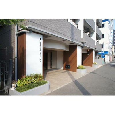 【エントランス】 | ラメール横浜 | 清潔なエントランスです