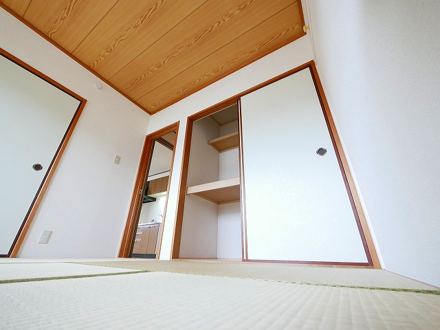 アクシス光台の収納|便利な収納スペースです