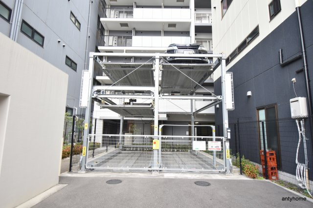 ミュプレ江坂　仲介手数料無料の駐車場
