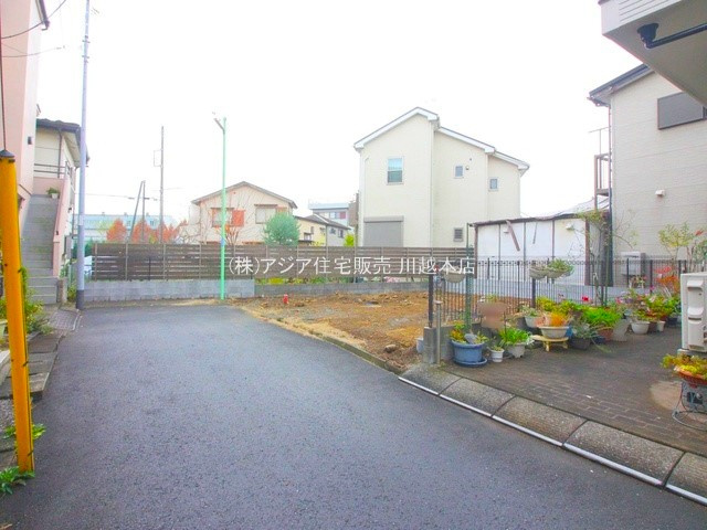 川越市寺尾5期　新築戸建の前面道路含む現地写真|東南側約4.0ｍ公道