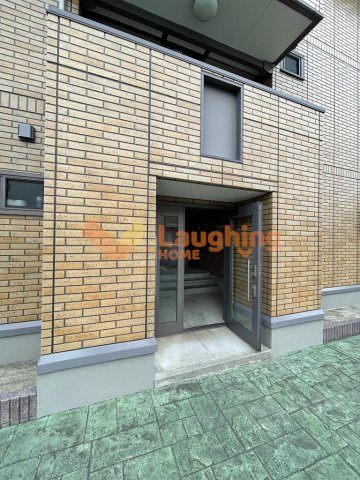 リーベB棟のエントランス