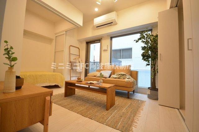 大阪市西区新町３丁目の賃貸マンションの居間・リビング