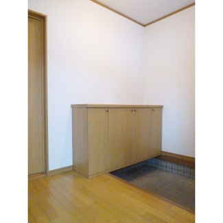 【玄関】 | ピナクルＤＯＺＥＮ　D棟