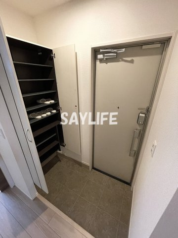 大阪市鶴見区放出東１丁目のアパートの玄関