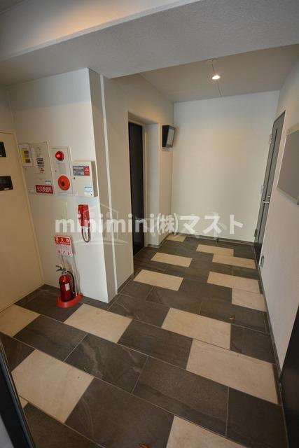 モノトーン難波のロビー