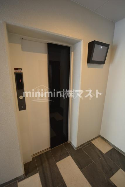 モノトーン難波の外観