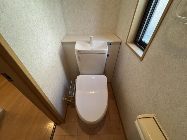南町一戸建のトイレ