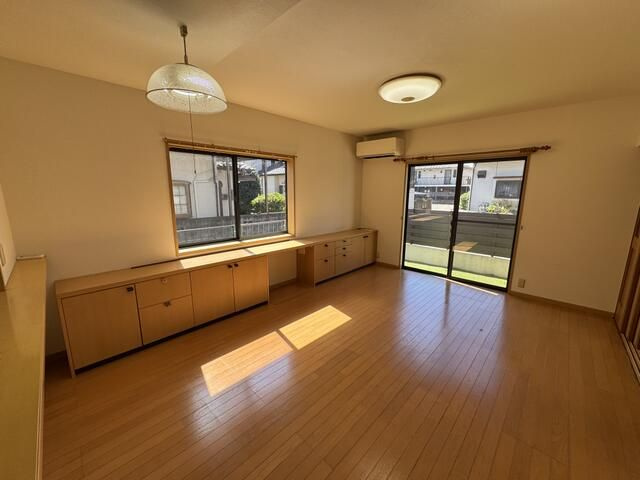 南町一戸建の居間・リビング