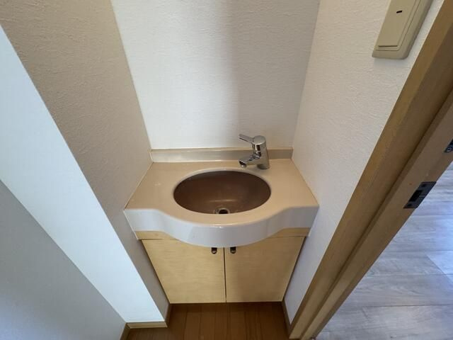 南町一戸建の洗面所