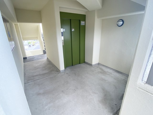 中央ビルのロビー