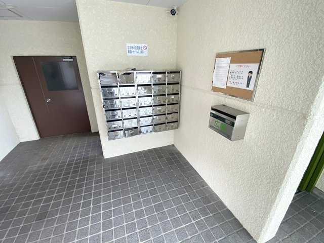 中央ビルのエントランス