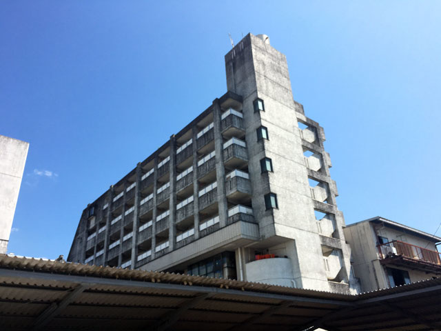 中央ビルの外観