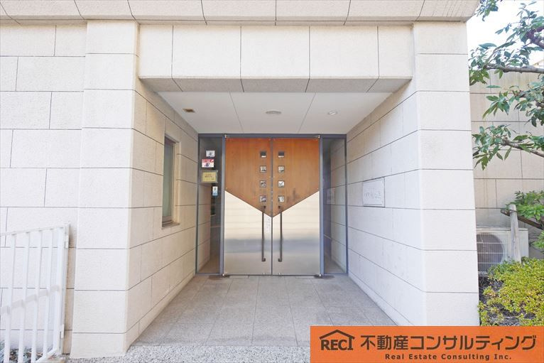 メゾン神戸・籠池通のエントランス