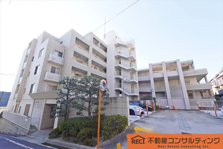 メゾン神戸・籠池通の駐車場