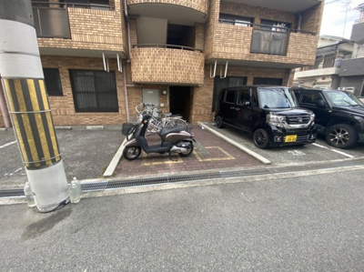 【駐車場】 | アヴィタシヨン岡町