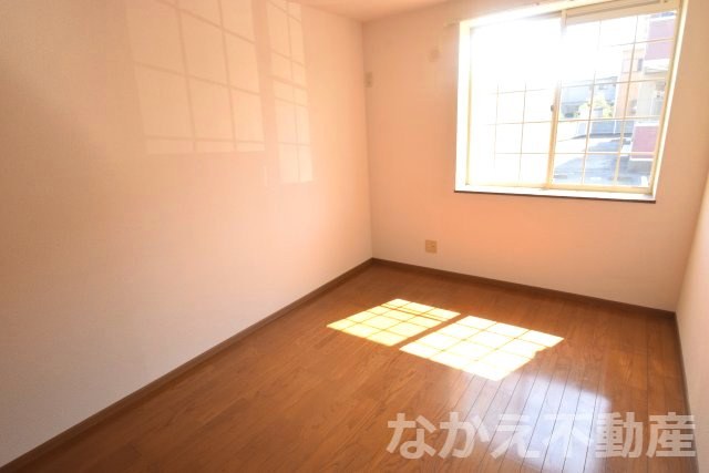 【寝室】 | 落ち着いた色調の寝室です