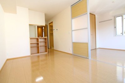 【居間・リビング】 | 日吉グリーンヒルズⅡ | 102は出窓なし