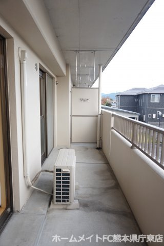 熊本市東区沼山津３丁目の賃貸マンションのバルコニー