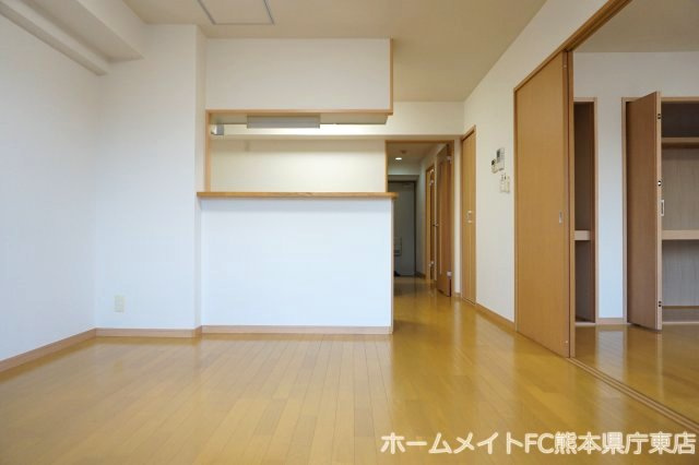 熊本市東区沼山津３丁目の賃貸マンションの居間・リビング