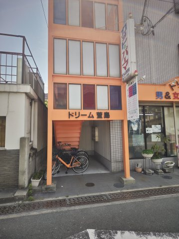 ドリーム萱島のエントランス