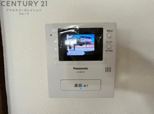 来訪者の顔をチェック出来るモニター付きインターホン