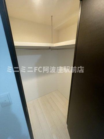 ワールドアイ京町堀の収納