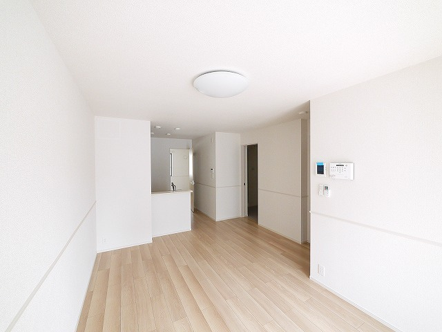 クレメント木津八ヶ坪Ｂの居間・リビング