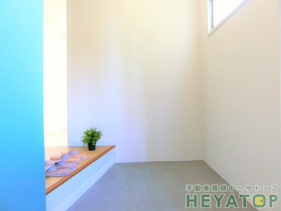 【玄関】 | カヤノビル | すっきりした明るい玄関（雑貨類は付きません）