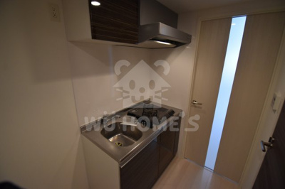 【キッチン】 | Luxe西長堀 | コンパクトなキッチンで掃除もラクラク