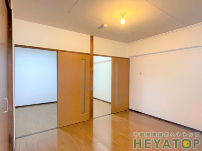 【居間・リビング】 | カヤノビル | 洋室６帖と洋室４.５帖