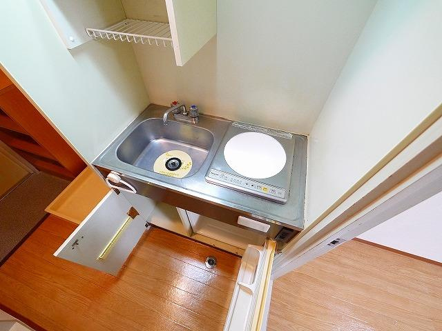 ヴィラあざみのキッチン|冷蔵庫付き！