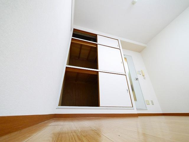 ヴィラあざみの収納|たっぷりとした収納スペースです