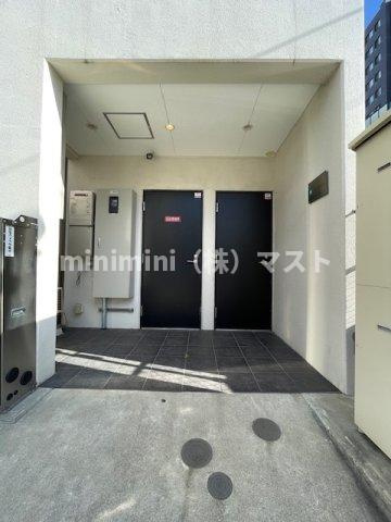 グランディスタ谷町九丁目のエントランス