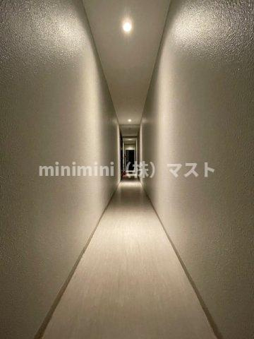 グランディスタ谷町九丁目のロビー