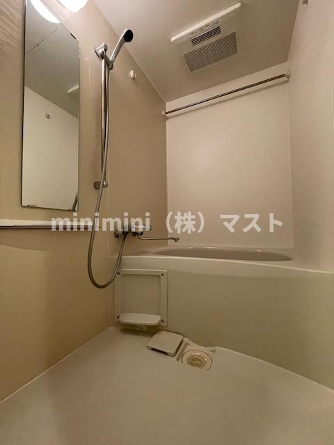 グランディスタ谷町九丁目の浴室