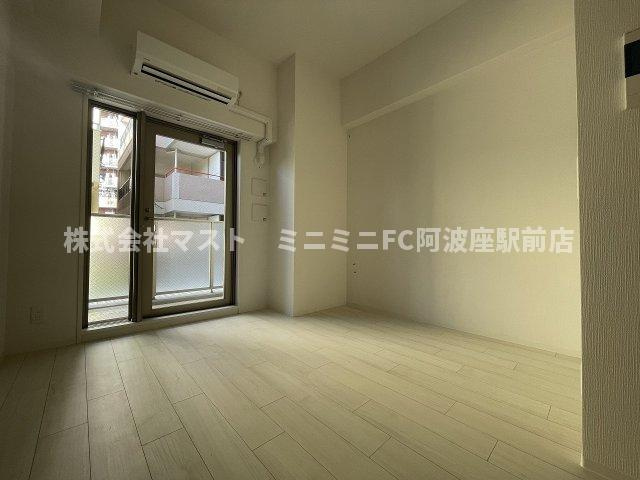 エスリード阿波座プライムコートの居間・リビング